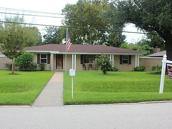 2nd image of 706 Oyster Creek Dr