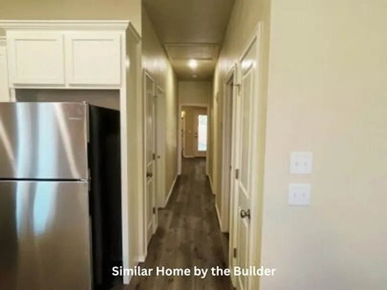 810 W Illinois Ave — Photo 5