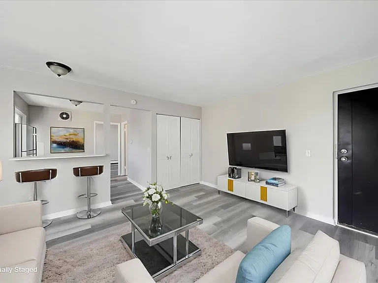 4105 W 8th St — Photo 2