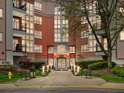 3100 Lexington Ln #203, Glenview, IL, 60026
