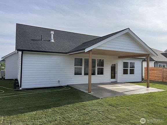 3rd image of 2180 Lagerwey Circle