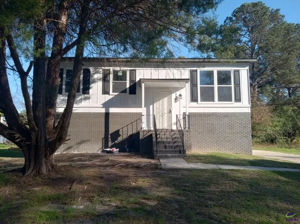 3389 Majestic Ln, Macon, GA 31217