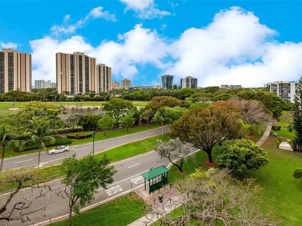 20500 W Country Club Dr APT 716, Aventura, FL 33180