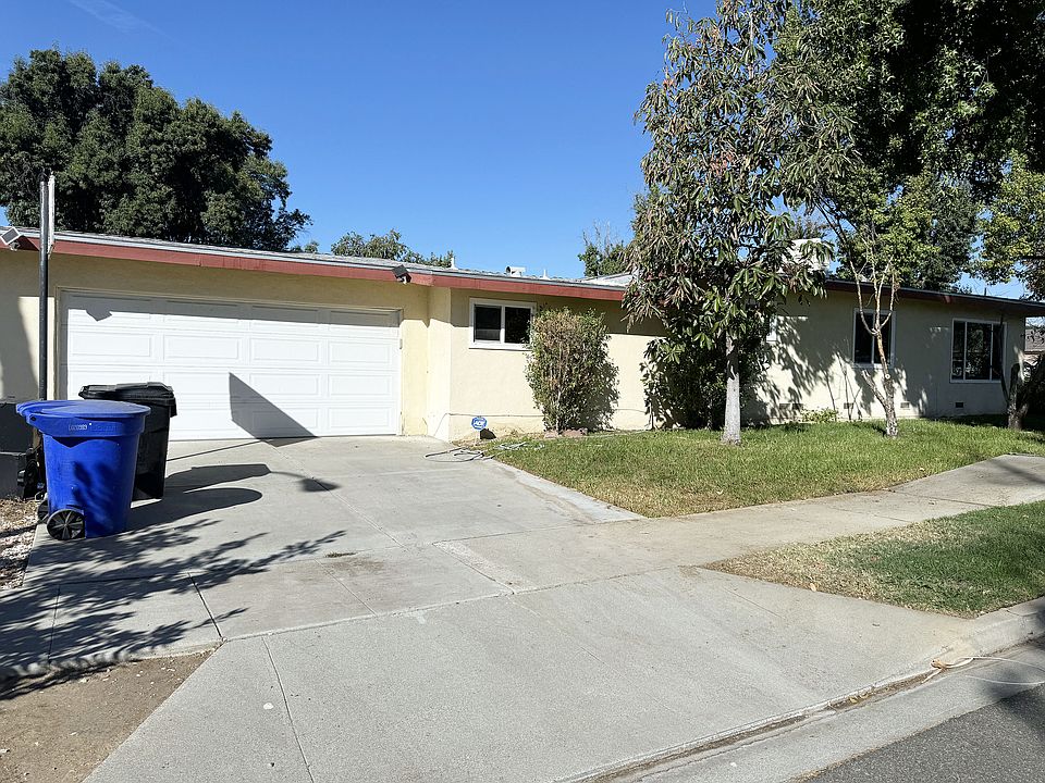 1st image of 220 Hickory Ave