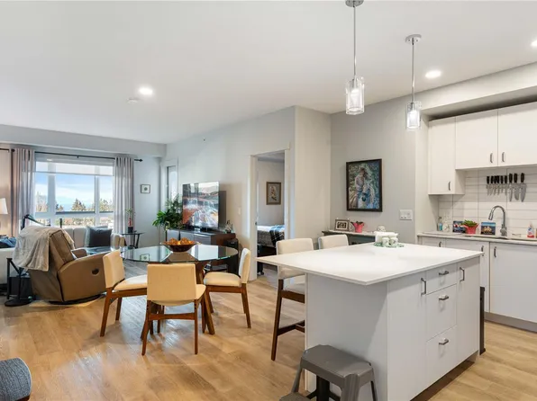 120 Jensen Ave W #403, Parksville, BC V9P 0H6