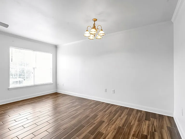 735 Majestic Dr — Photo 11