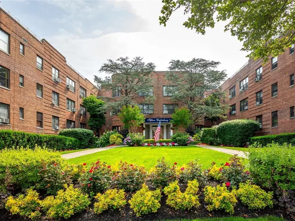15 Canterbury Road #B19/20, Great Neck, NY 11021