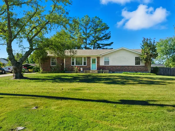 2204 Lynwood Dr, Greenbrier, TN 37073