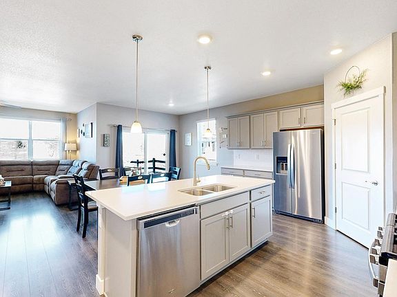 5th image of 903 Rollins Den Dr