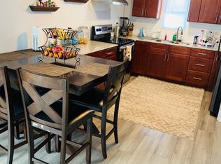 32 Church St, West Springfield, MA 01089