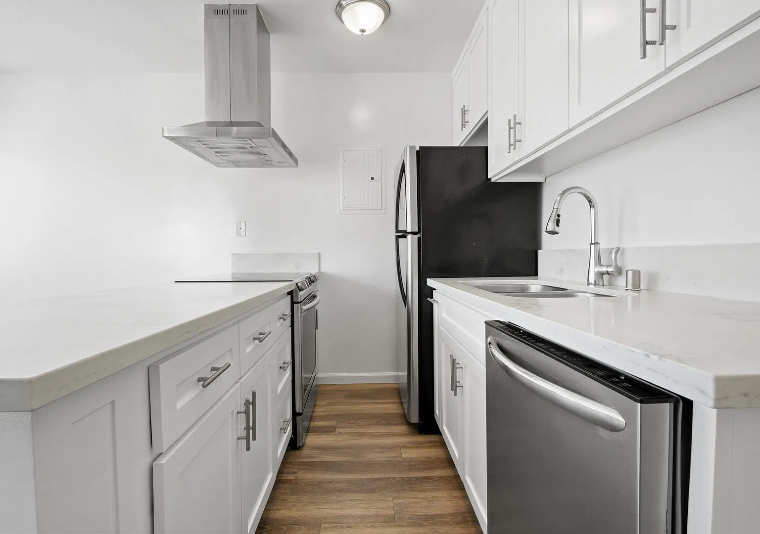 1002 12th St in Santa Monica - North of Wilshire Blvd! — Photo 4