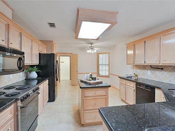 5th image of 1516 Fontaine Dr