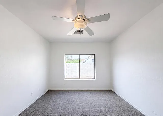 606 W Beautiful Ln — Photo 15