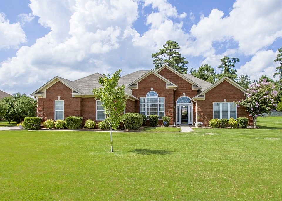 1st image of 295 Mossy Oak Dr