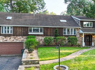 602 Gladys Ct, Northvale, NJ 07647