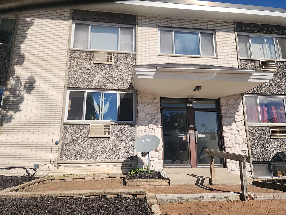 6914 W Lincoln Ave #11