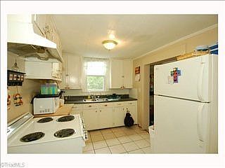 5th image of 2501 Peachtree St