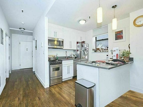 2nd image of 315 W 113th St APT 4A