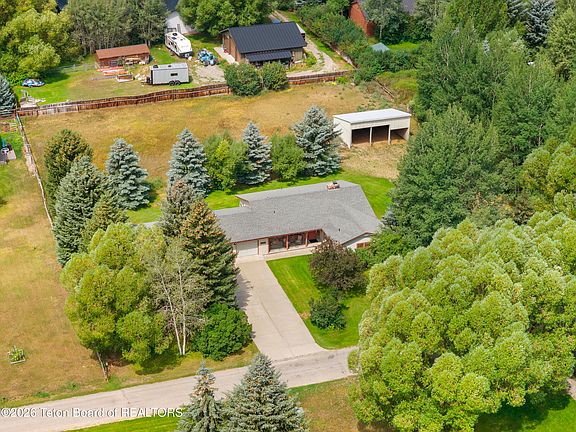 5th image of 2400 Grand Teton Cir