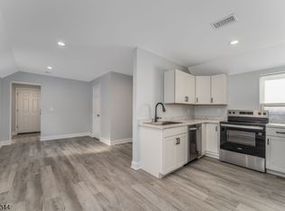 48 W Somerset St #B, Raritan, NJ 08869