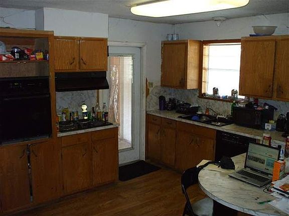4th image of 216 5th Ave