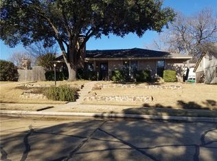 761 Holly Oak Dr, Lewisville, TX 75067