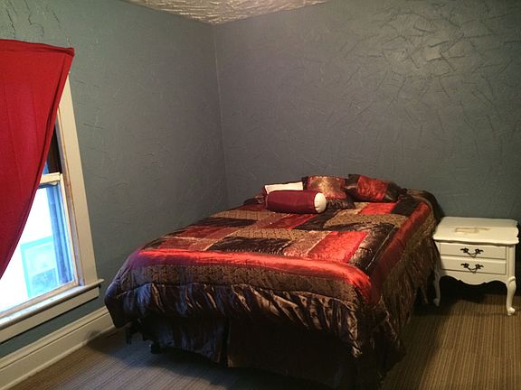 2nd image of 829 W Wolf Ave