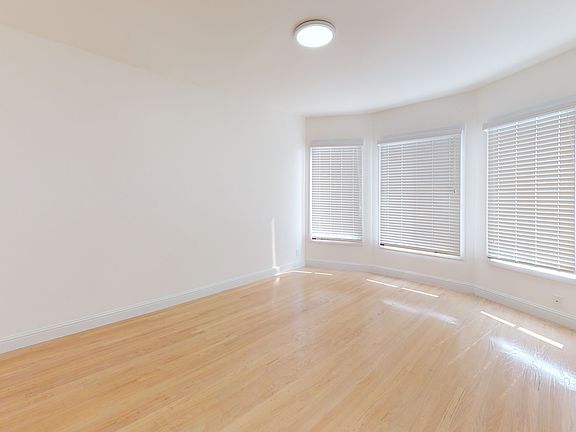 3rd image of 1571 Sacramento St #9