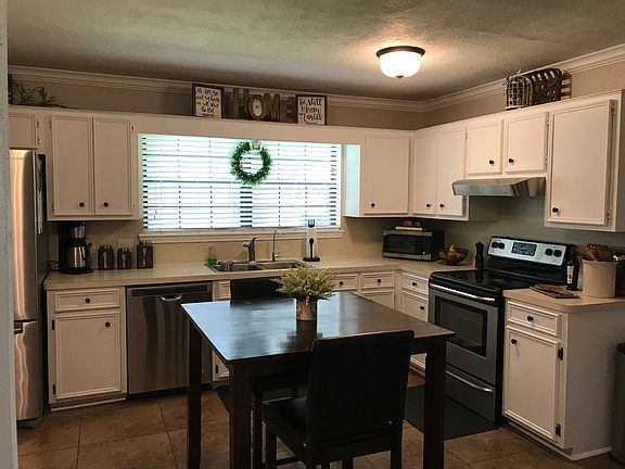 5th image of 70 Park Pl