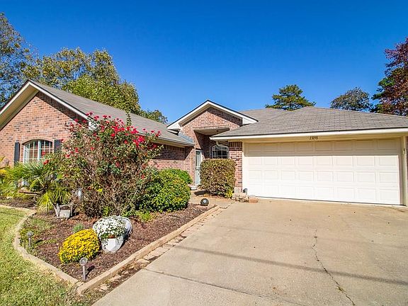 2nd image of 13198 Lauren Ln