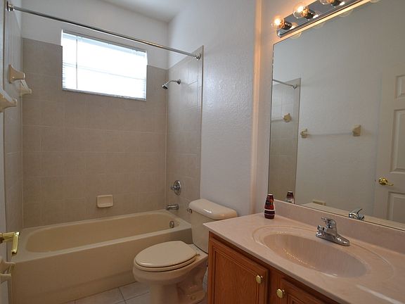 4th image of 27110 Firebush Dr