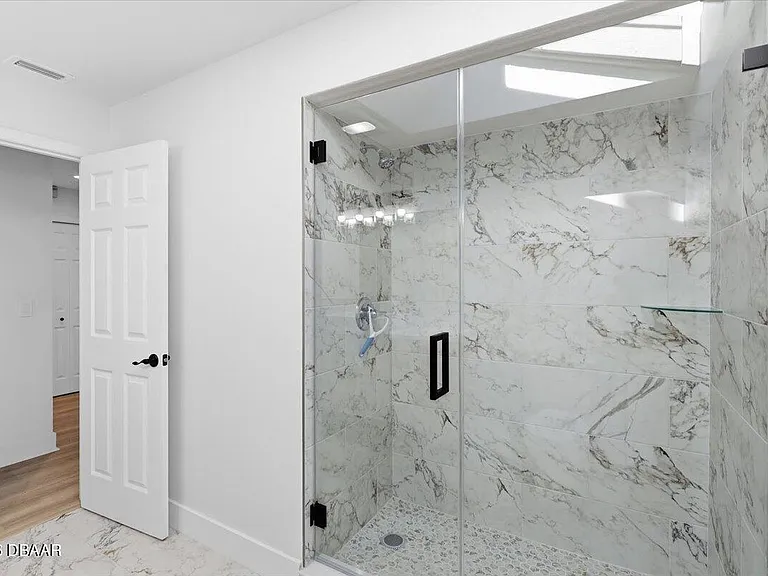 10 Flametree Ct — Photo 32