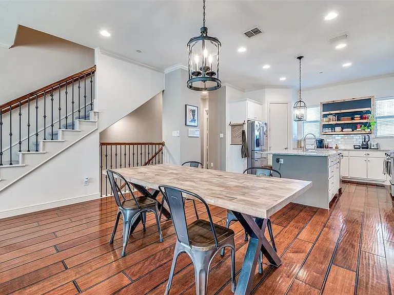 8261 Short St — Photo 4
