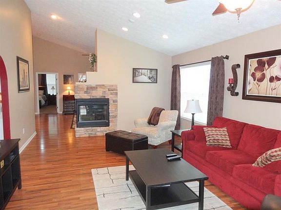 4th image of 1414 Highland Ln