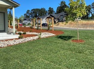 441-443 NW Hillcrest Dr, Dallas, OR 97338