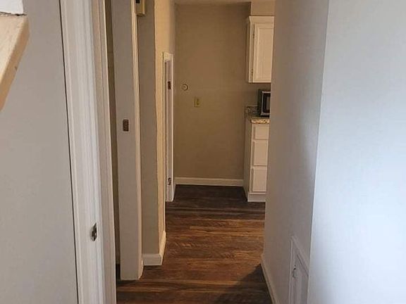 5th image of 2216 9th Ave #B