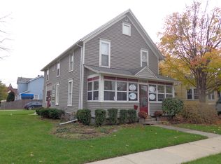27 N 6th St #2, Geneva, IL 60134