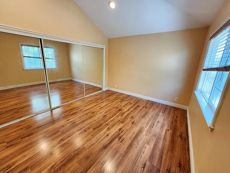 620 W Doran St #7 — Photo 8