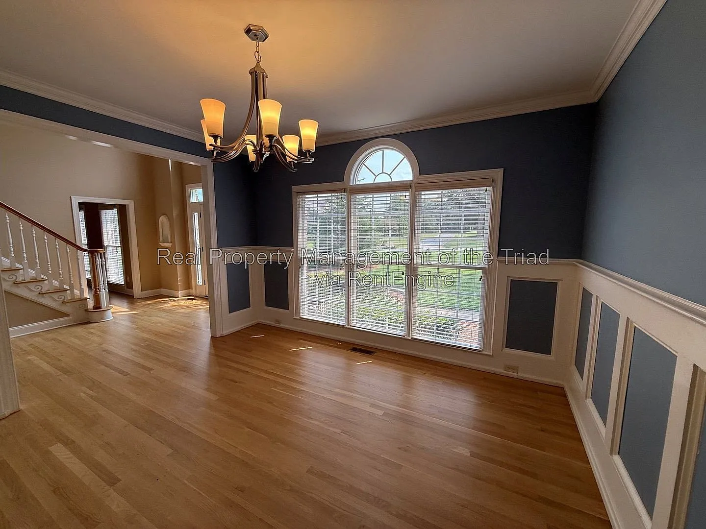 4 bed, 3.0 bath, 3850 sqft, $3,450 — Photo 2