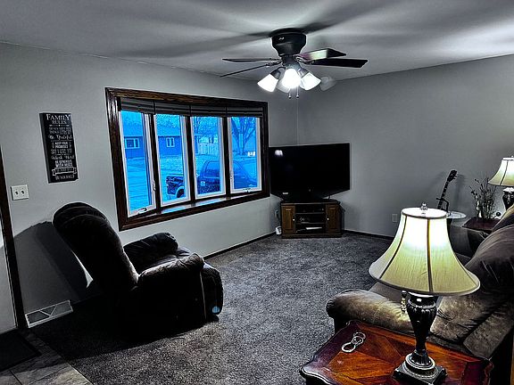 4th image of 203 Crestwood Dr