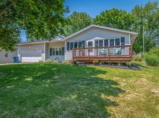 50 Sunny Hill Dr, Orion, IL 61273