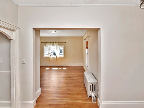 3rd image of 492 Metropolitan Ave #2