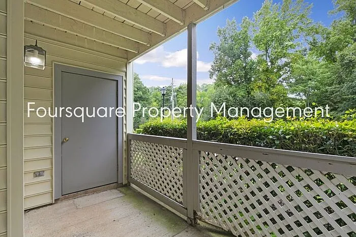 110 Oak Hollow Ct #110 — Photo 8