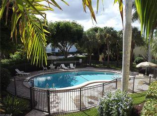 826 10th Ave S, Naples, FL 34102