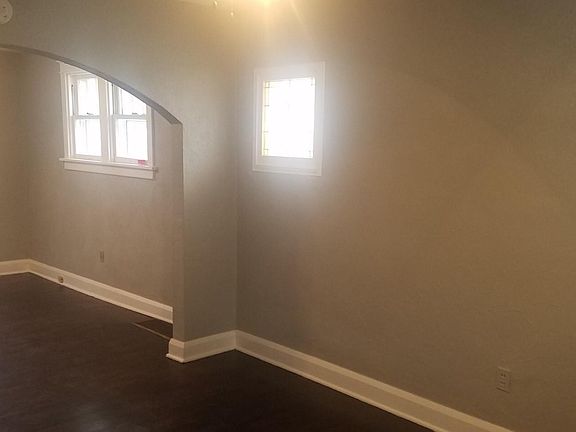 5th image of 4233 Rosewood Ave