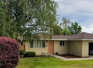 1811 Inverness Dr, Medford, OR 97504