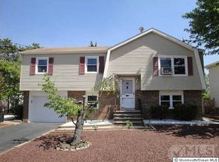 21 Pine Brook Dr, Toms River, NJ 08753