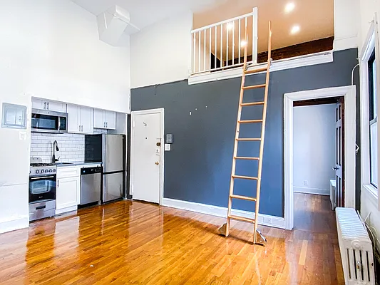 Rented by City Connections Realty | media 26