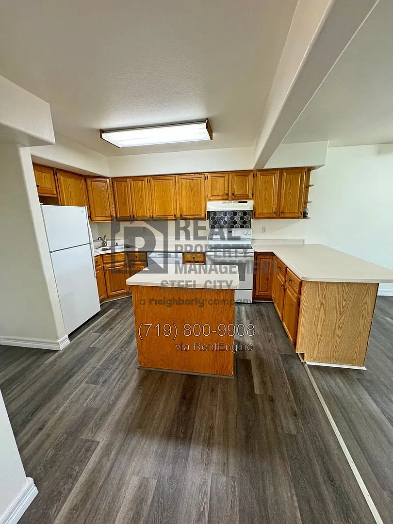 3 bed, 2.5 bath, 2848 sqft, $1,795 — Photo 4