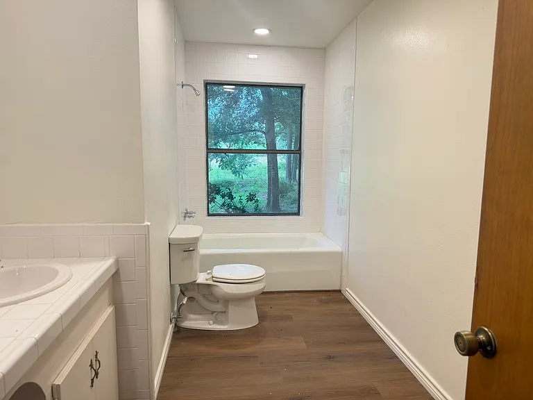 5166 Interstate Highway 30 Service Rd — Photo 16